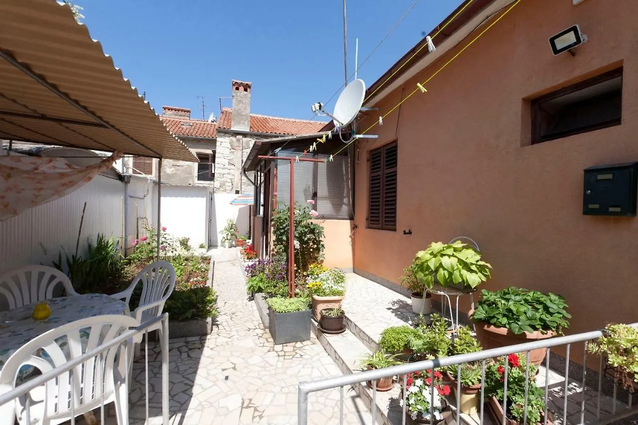 City Center Room With Balcony Pola Alloggio in famiglia